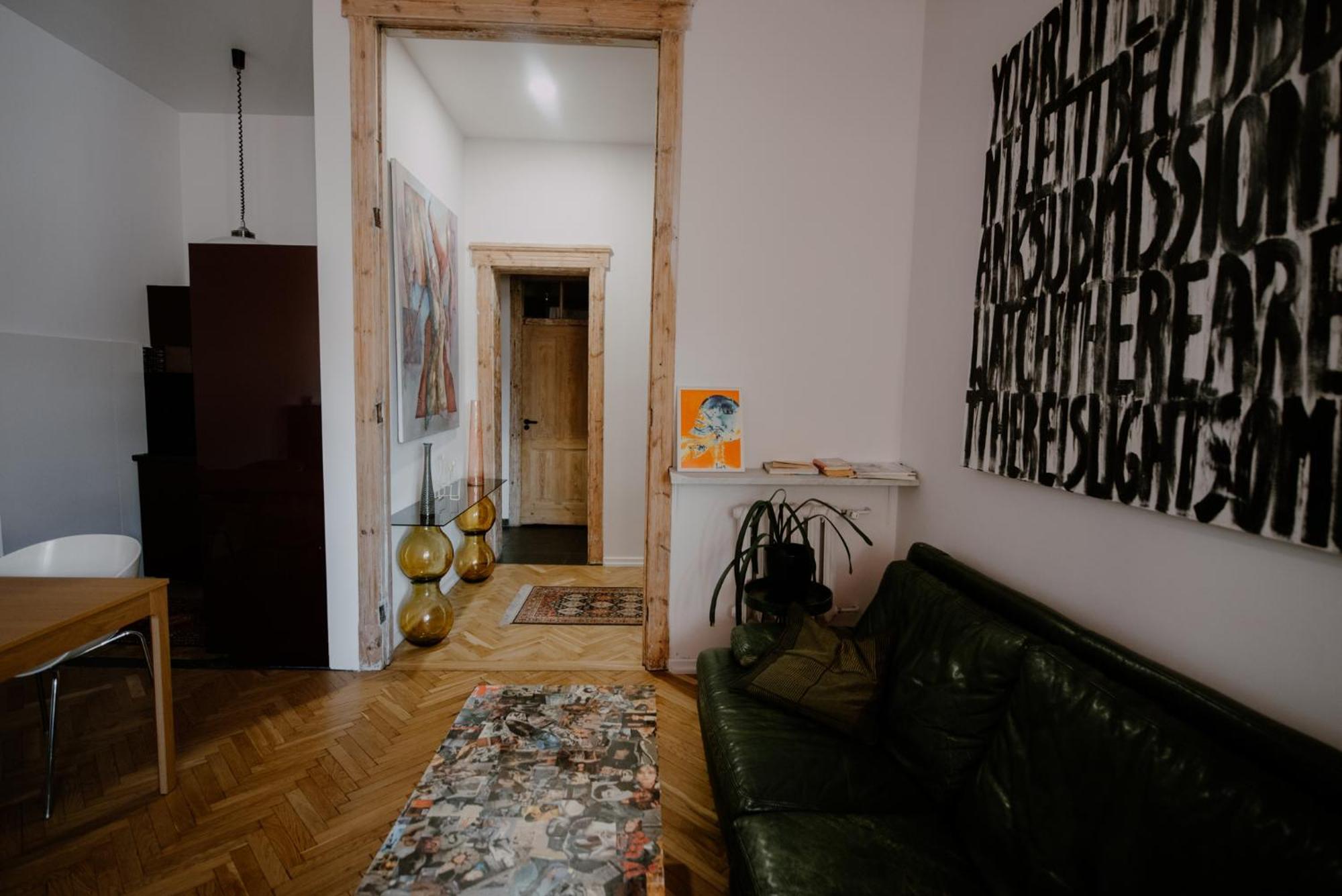 Apartment Space Age
