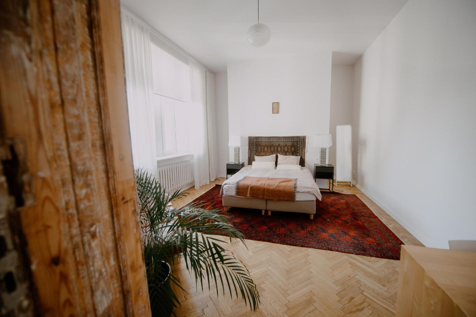 Apartment Space Age