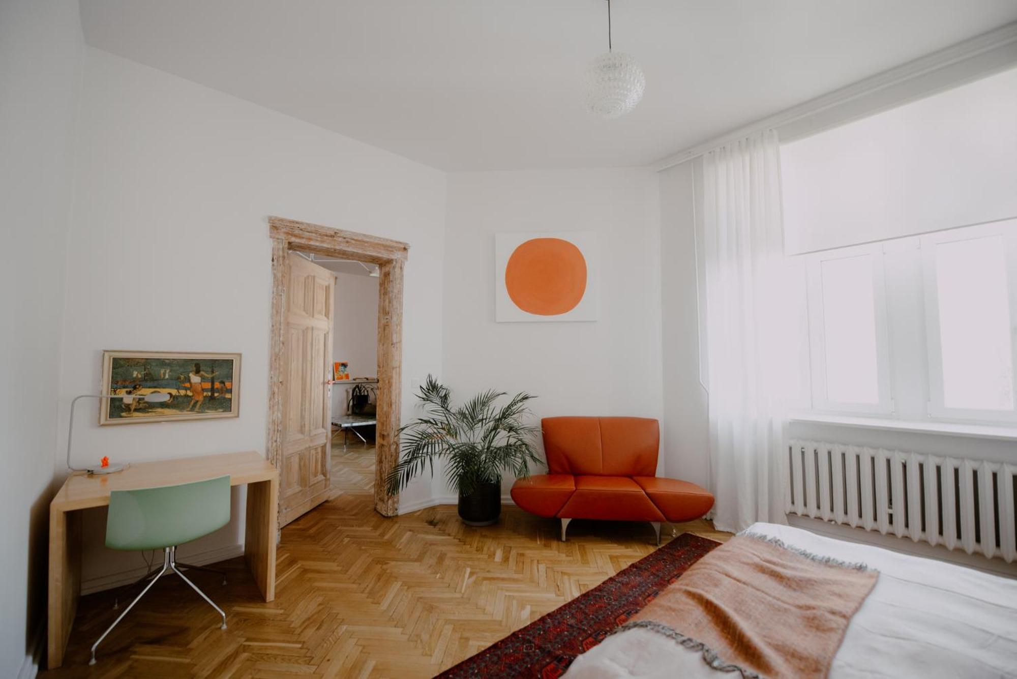 Apartment Space Age *