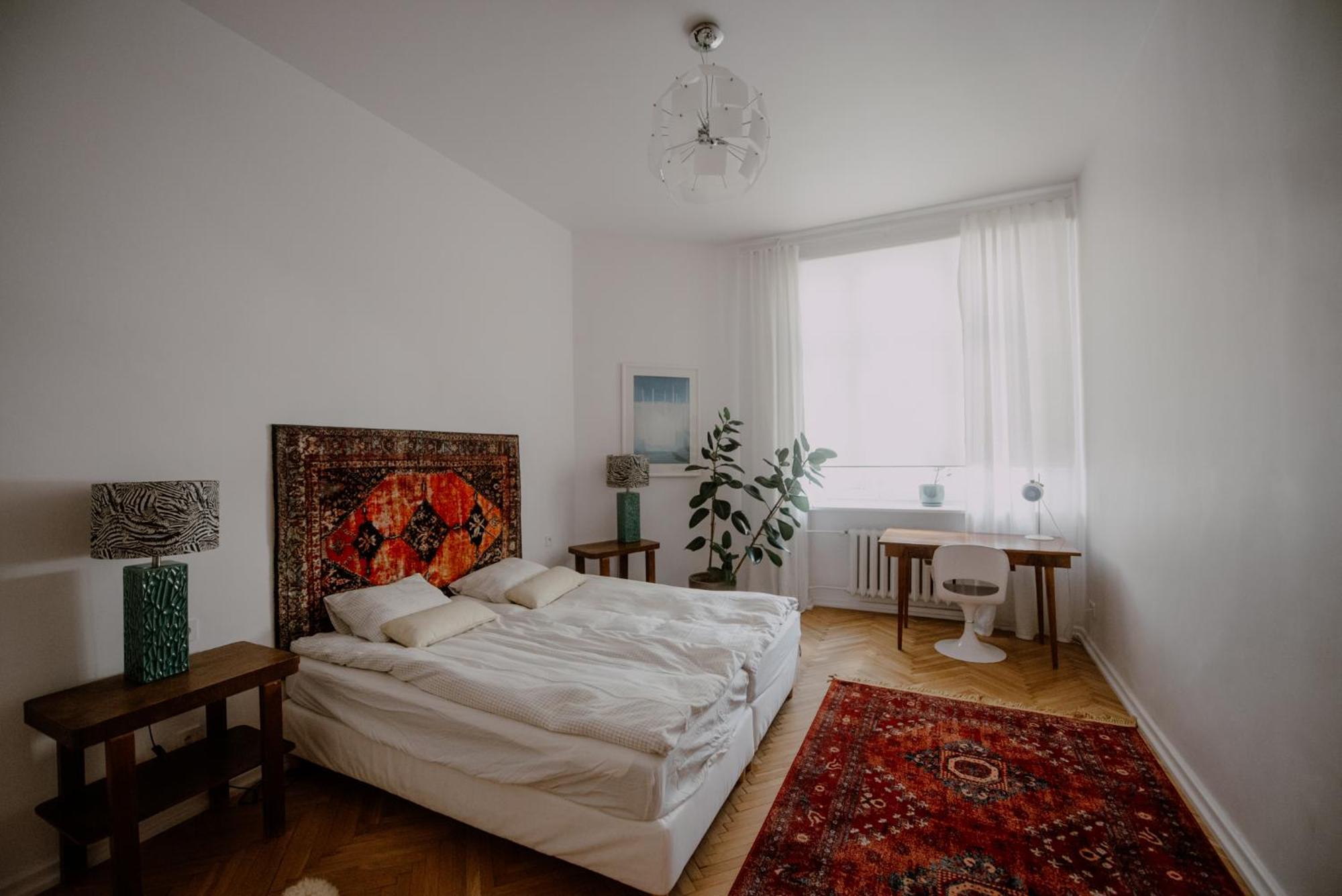Apartment Space Age *
